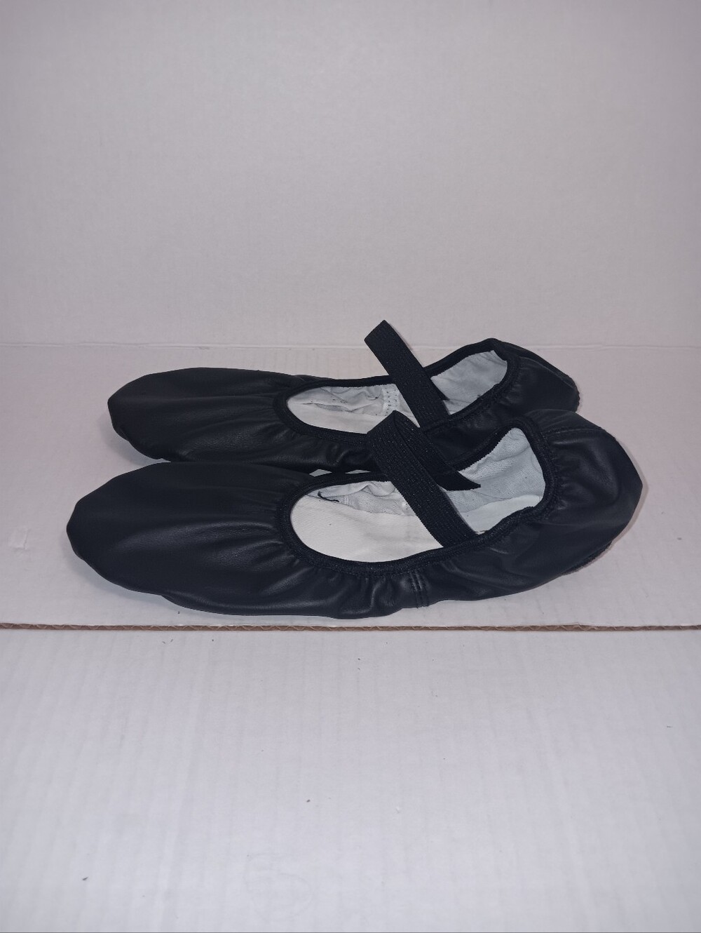 CAPEZIO ESSENTIALS 11M SIZE ELASTIC STRAP BALLET FLATS - Picture 8 of 11